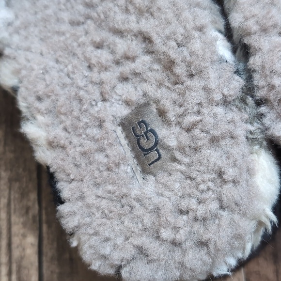 Ugg Fluffita Cali Collage Slipper Beige/Black size 10.0 - Picture 7 of 9